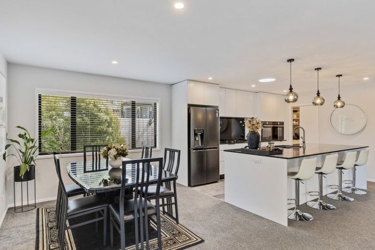 Photo of property in 519 Mangorei Road, Highlands Park, New Plymouth, 4312