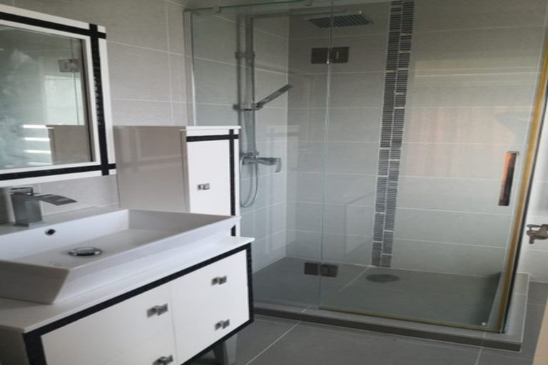 Photo of property in 17a Richard Avenue, Bucklands Beach, Auckland, 2014