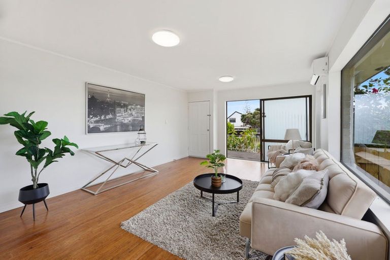 Photo of property in 2/39 Rapallo Place, Farm Cove, Auckland, 2012