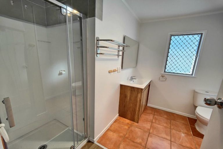 Photo of property in 20 Minaret Drive, Bucklands Beach, Auckland, 2014