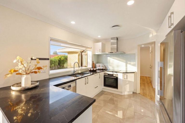 Photo of property in 1/17 Penruddocke Road, Half Moon Bay, Auckland, 2012