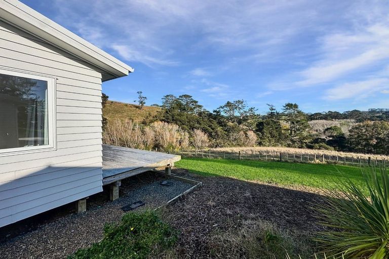 Photo of property in 206b Tawa Road, Kumeu, 0891