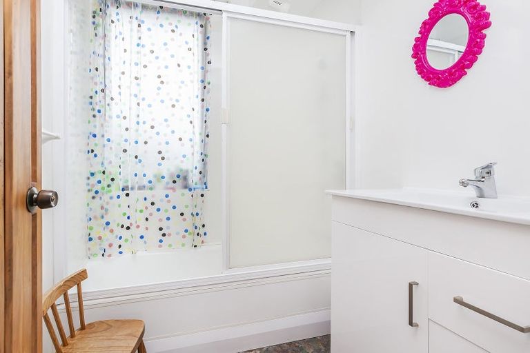 Photo of property in 167 Orangi Kaupapa Road, Northland, Wellington, 6012