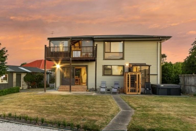 Photo of property in 24 Kinnaird Place, Hillmorton, Christchurch, 8025