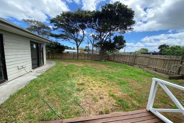 Photo of property in 145 Colwill Road, Massey, Auckland, 0614