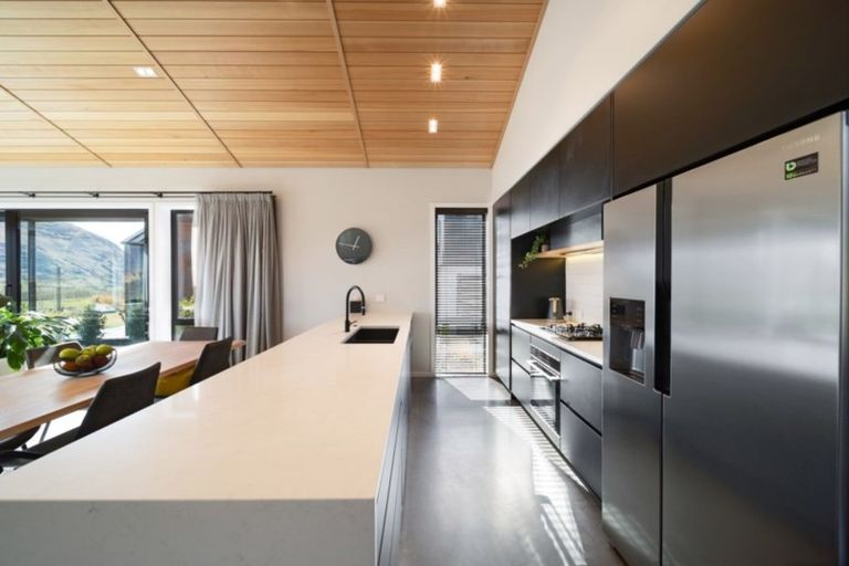 Photo of property in 17 Double Cone Road, Jacks Point, Queenstown, 9371