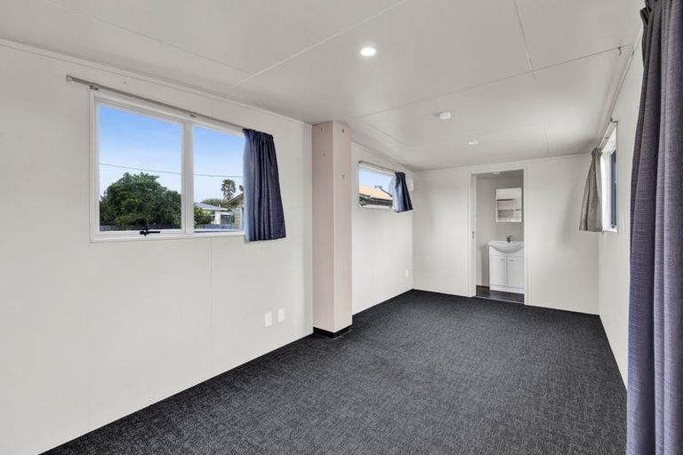 Photo of property in 17 Fitzroy Street, Normanby, Hawera, 4614