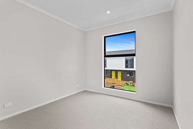 Photo of property in 5 Te Rito Road, Hobsonville, Auckland, 0616