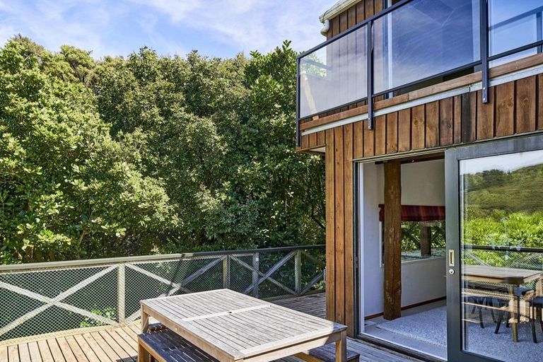 Photo of property in 46 Gordon Road, Plimmerton, Porirua, 5026