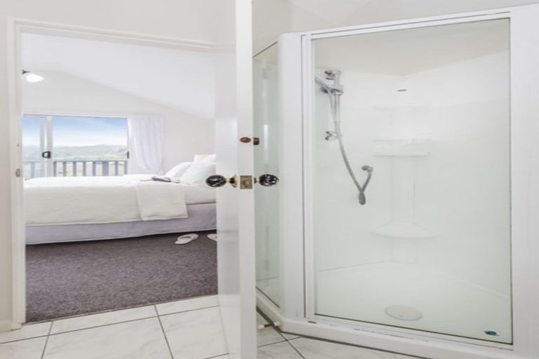 Photo of property in 13 Mallard Grove, Churton Park, Wellington, 6037