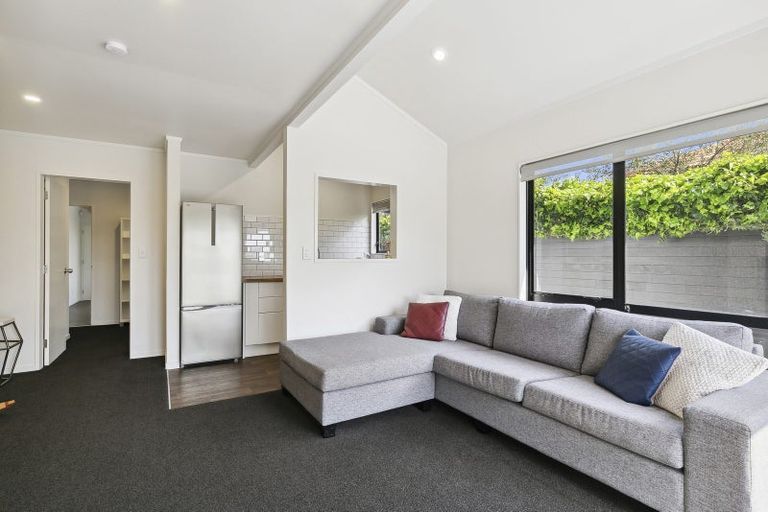 Photo of property in 8 Countess Close, Maupuia, Wellington, 6022