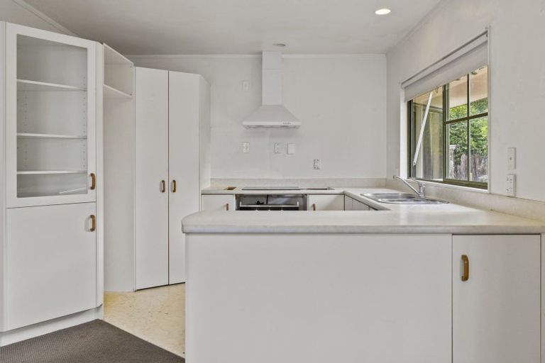Photo of property in 8 Kathleen Place, Rainbow Point, Taupo, 3330