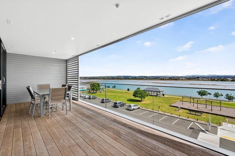 Photo of property in 407/7 Humber Street, Pandora, Napier, 4110