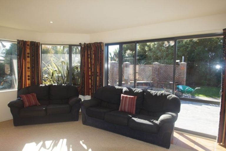 Photo of property in 26 John Morel Place, Parklands, Christchurch, 8083