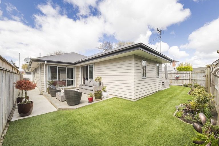 Photo of property in 4 Montgomery Terrace, Hokowhitu, Palmerston North, 4410