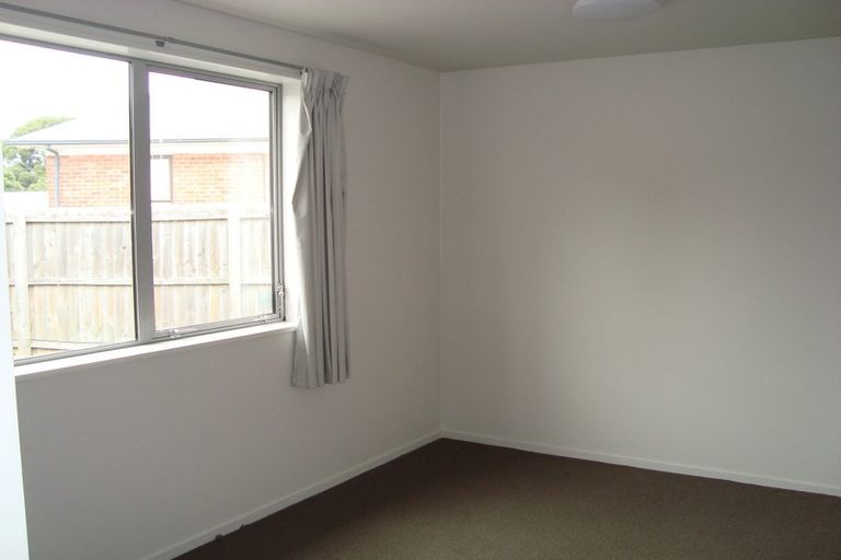 Photo of property in 5b Paeroa Street, Riccarton, Christchurch, 8041