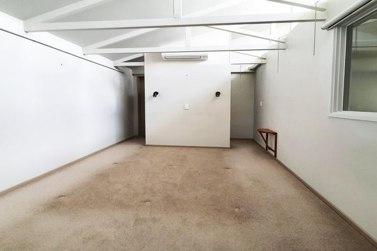 Photo of property in 27a Downing Street, Glenfield, Auckland, 0629