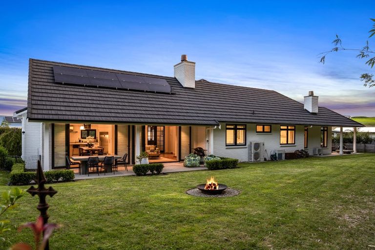 Photo of property in 40 Awanui Crescent, Matakana, 0985