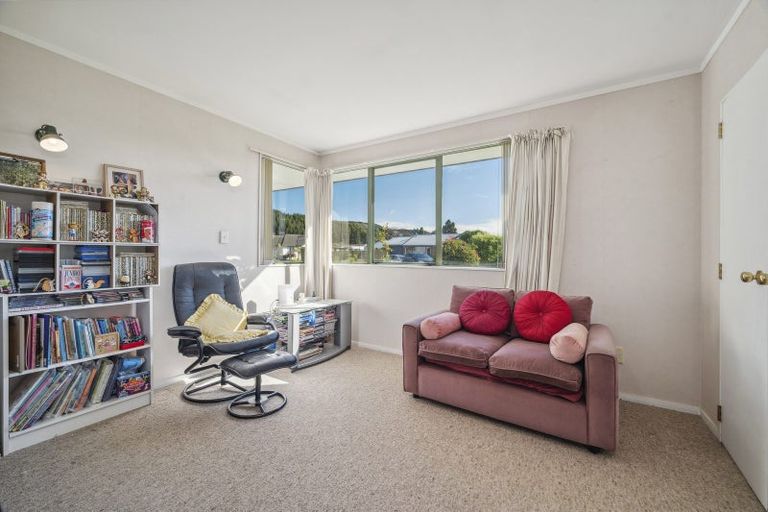 Photo of property in 2 Ashmore Place, Fairy Springs, Rotorua, 3015