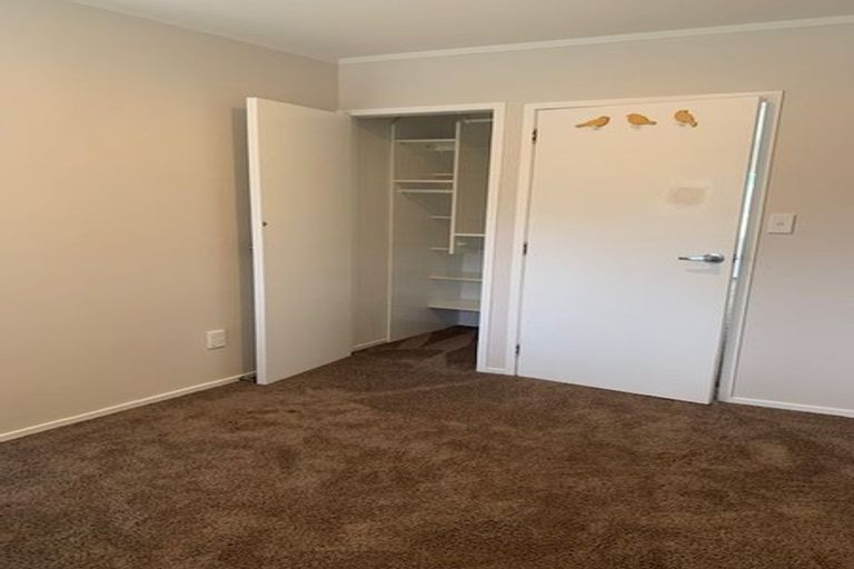Photo of property in 1/52 Galloway Crescent, Farm Cove, Auckland, 2012