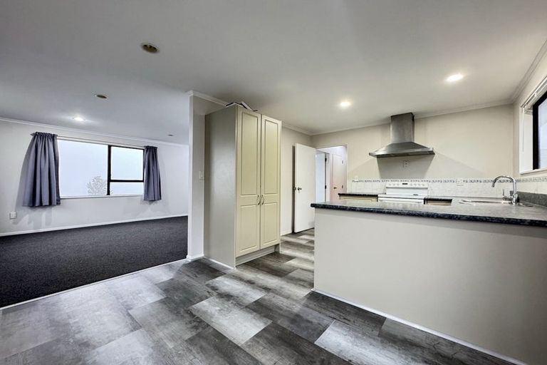 Photo of property in 15 Rice Crescent, Newlands, Wellington, 6037