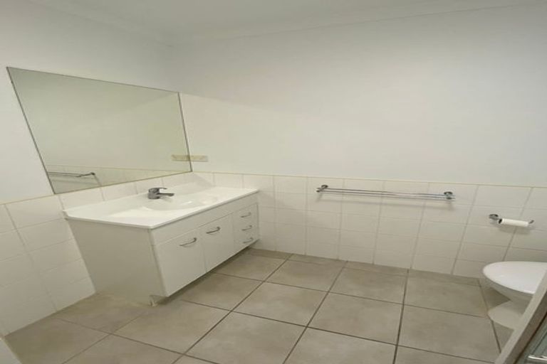 Photo of property in St Claire Village, 121/172 Mcleod Road, Te Atatu South, Auckland, 0610
