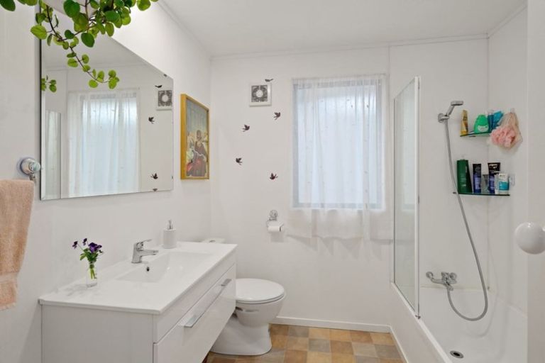 Photo of property in 63a/1 Colwill Road, Massey, Auckland, 0614