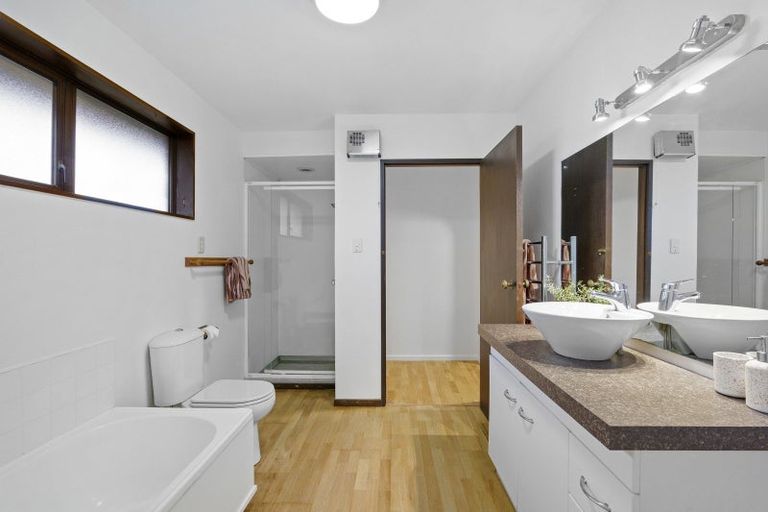 Photo of property in 86a Memorial Avenue, Ilam, Christchurch, 8053