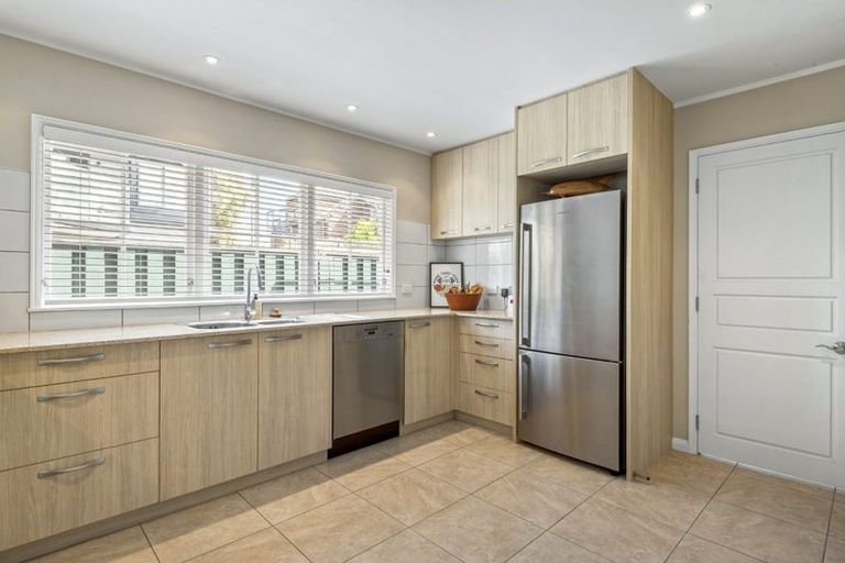 Photo of property in 3/15 Saltburn Road, Milford, Auckland, 0620