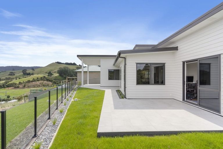 Photo of property in 21 Manatu Close, Whangamata, 3691