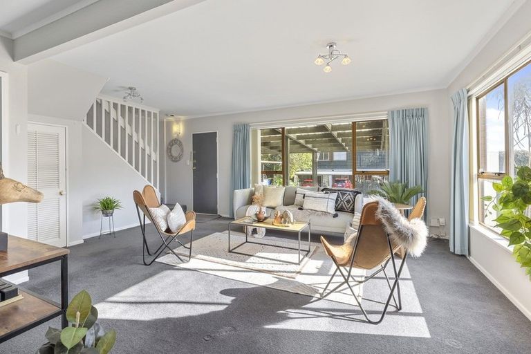 Photo of property in 85 Churton Drive, Churton Park, Wellington, 6037