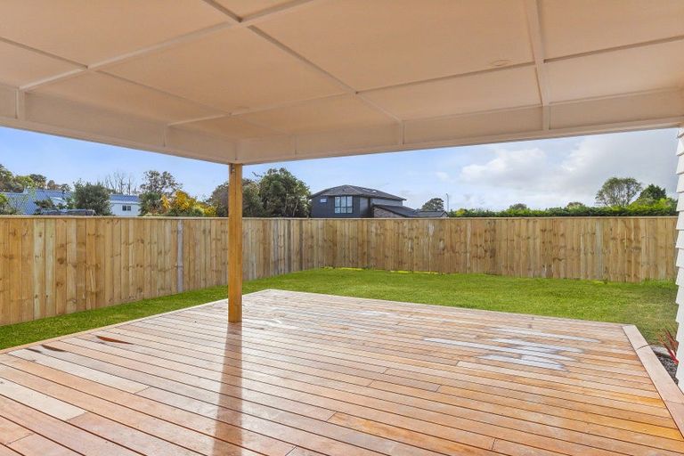 Photo of property in 16 Te Awahohonu Lane, Otaki, 5512