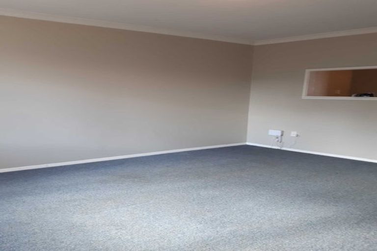 Photo of property in Peregrine Flats, 3/81 Ward Street, Wallaceville, Upper Hutt, 5018