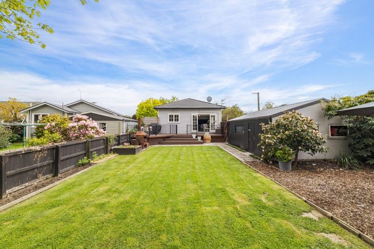 Photo of property in 15 Aorangi Road, Bryndwr, Christchurch, 8053