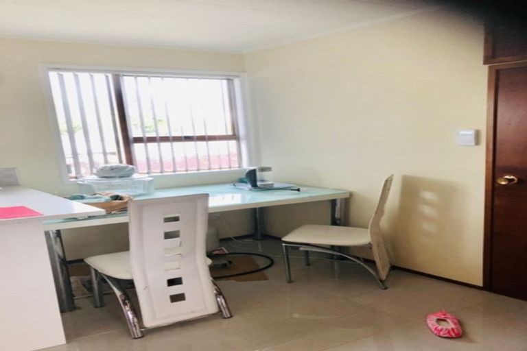 Photo of property in 1 Ferndown Avenue, Papatoetoe, Auckland, 2025