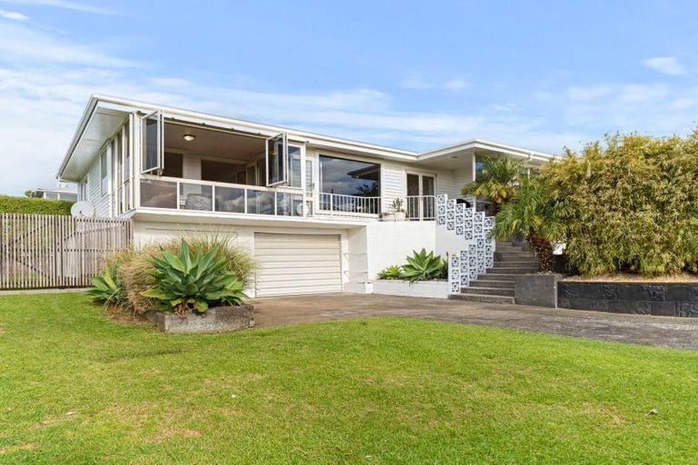 Photo of property in 37 Mcfarlane Street, Oakura, 4314