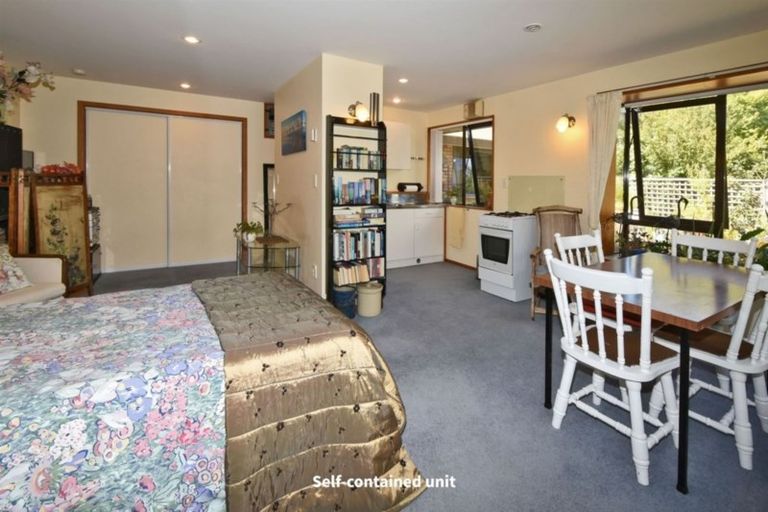 Photo of property in 33 Eders Road, Woodend, 7610