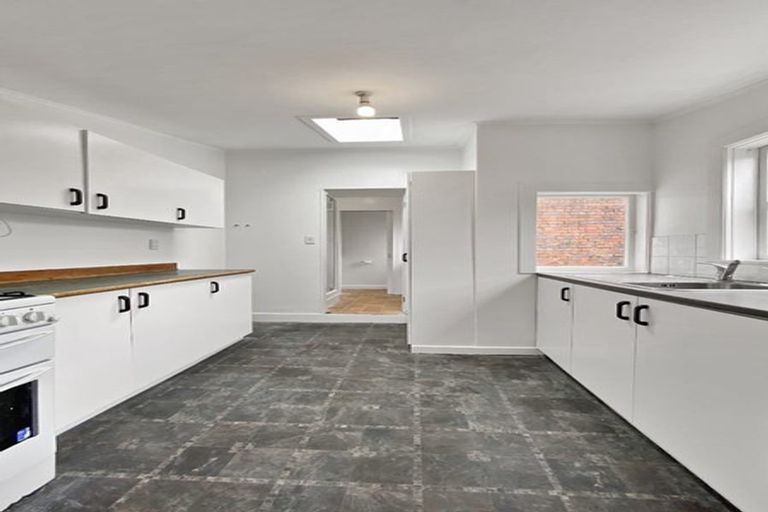 Photo of property in 42 Rolleston Street, Mount Cook, Wellington, 6021