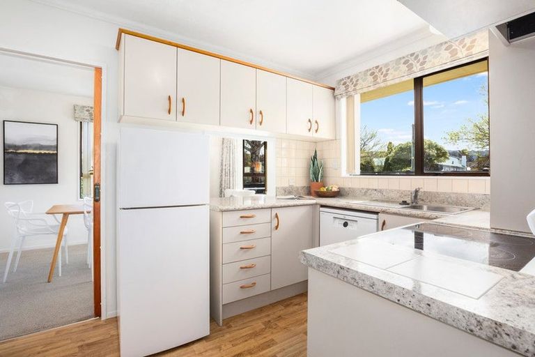 Photo of property in 2/6 Nikau Grove, Woburn, Lower Hutt, 5010