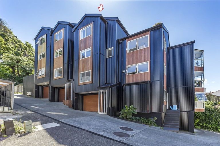 Photo of property in 2/14c Glenmore Street, Thorndon, Wellington, 6011