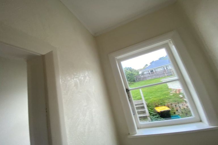 Photo of property in 158f1 Newlands Road, Newlands, Wellington, 6037