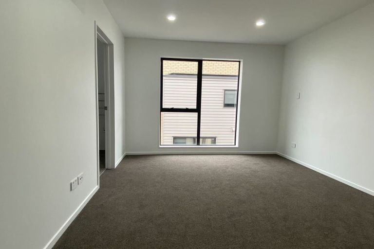 Photo of property in 36 Sinton Road, Hobsonville, Auckland, 0618