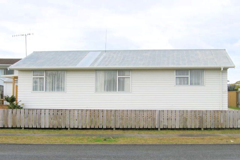 Photo of property in 100 Martyn Road, Whangamata, 3620
