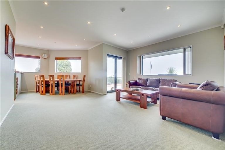 Photo of property in 5 Oceanview Terrace, Tirohanga, Lower Hutt, 5010