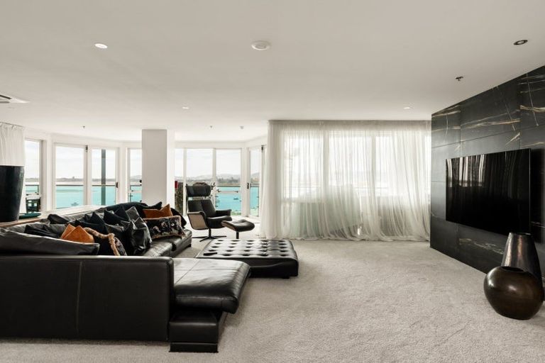 Photo of property in 1/6d Durham Street, Tauranga, 3110