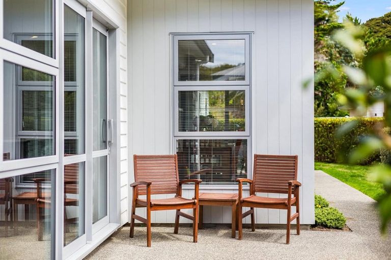 Photo of property in 6 Shoal Place, Whitby, Porirua, 5024