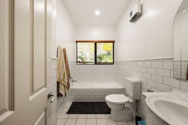 Photo of property in 11 Cabbage Tree Grove, Woodridge, Wellington, 6037