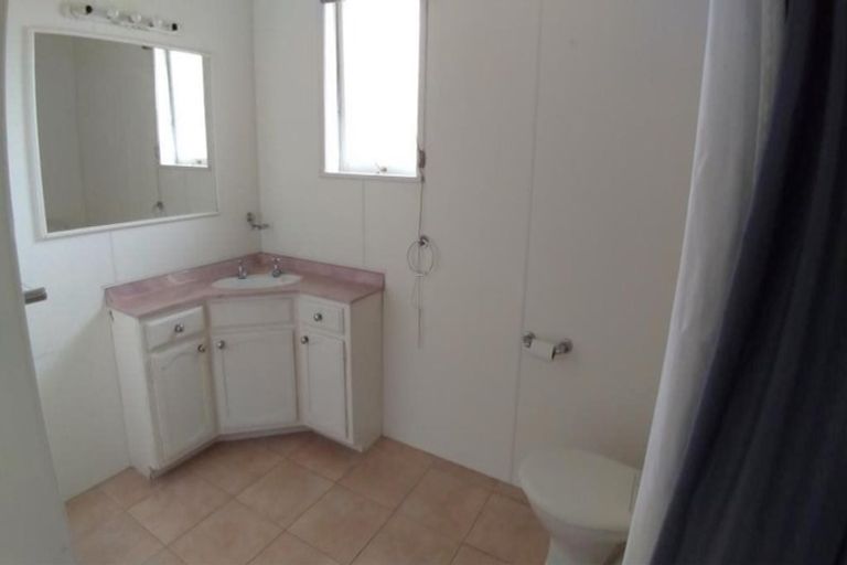 Photo of property in 117a Kia Ora Road, Beach Haven, Auckland, 0626