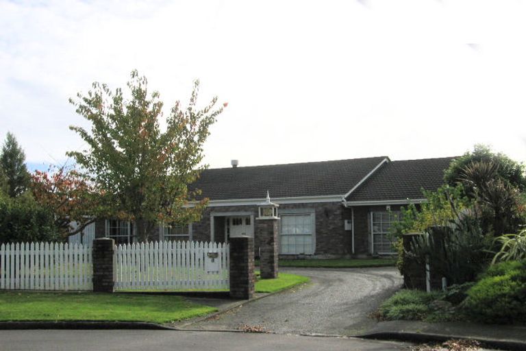 Photo of property in 8 Lesley Grove, Waikanae, 5036