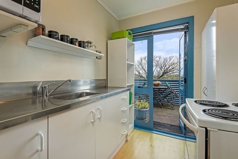 Photo of property in 16 Freyberg Street, Roslyn, Palmerston North, 4414